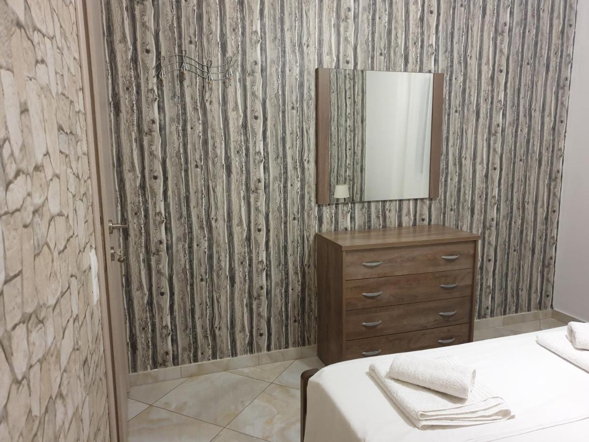 Iro Apartment Néa Péramos Bagian luar foto