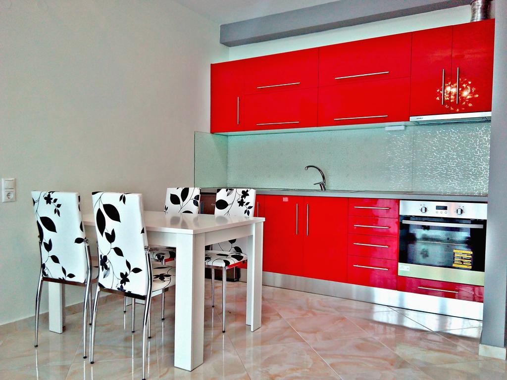 Iro Apartment Néa Péramos Bagian luar foto