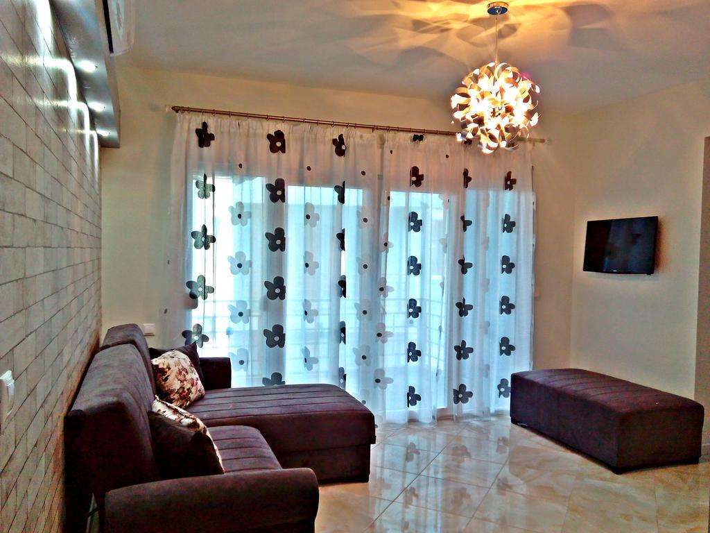 Iro Apartment Néa Péramos Bagian luar foto