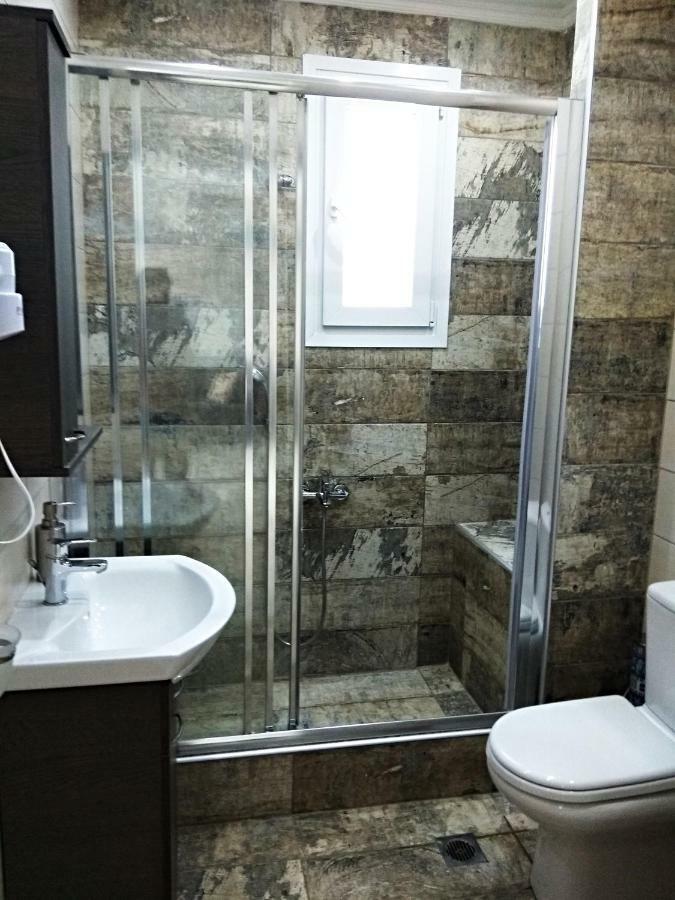 Iro Apartment Néa Péramos Bagian luar foto