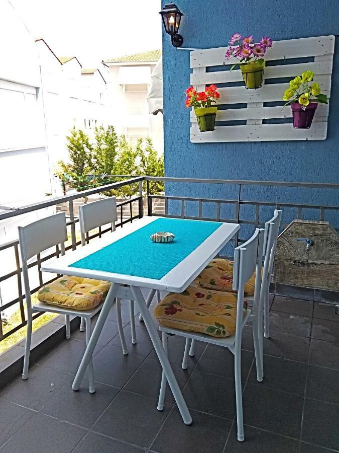 Iro Apartment Néa Péramos Bagian luar foto